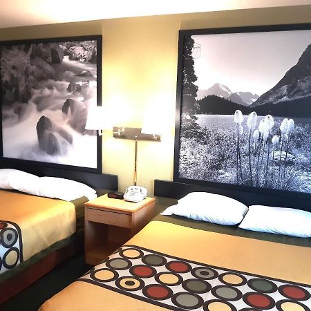 Super 8 By Wyndham Hamilton Hotel Luaran gambar