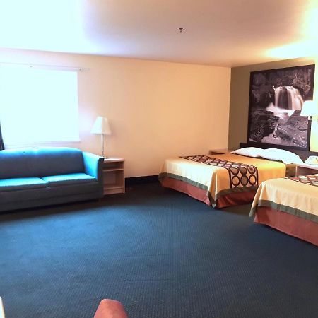 Super 8 By Wyndham Hamilton Hotel Luaran gambar