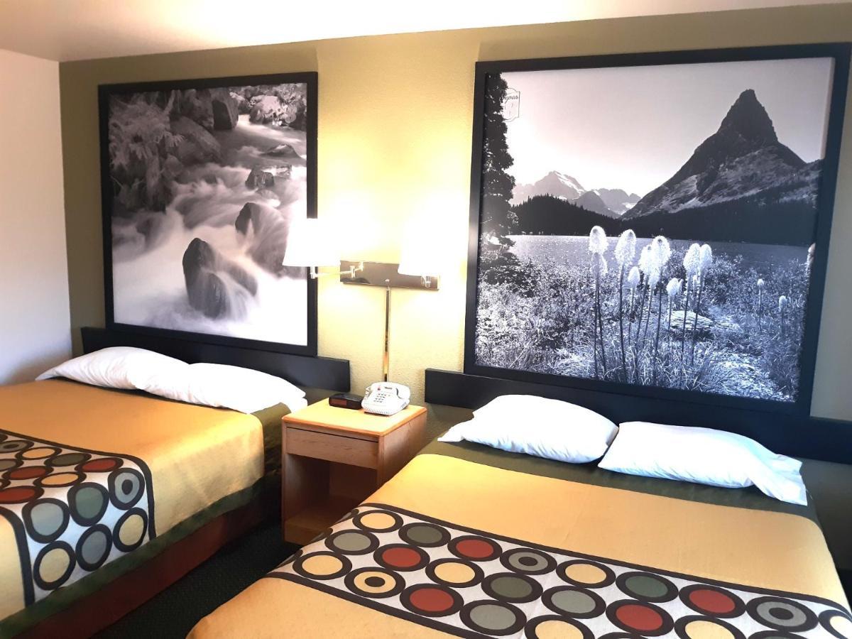 Super 8 By Wyndham Hamilton Hotel Luaran gambar