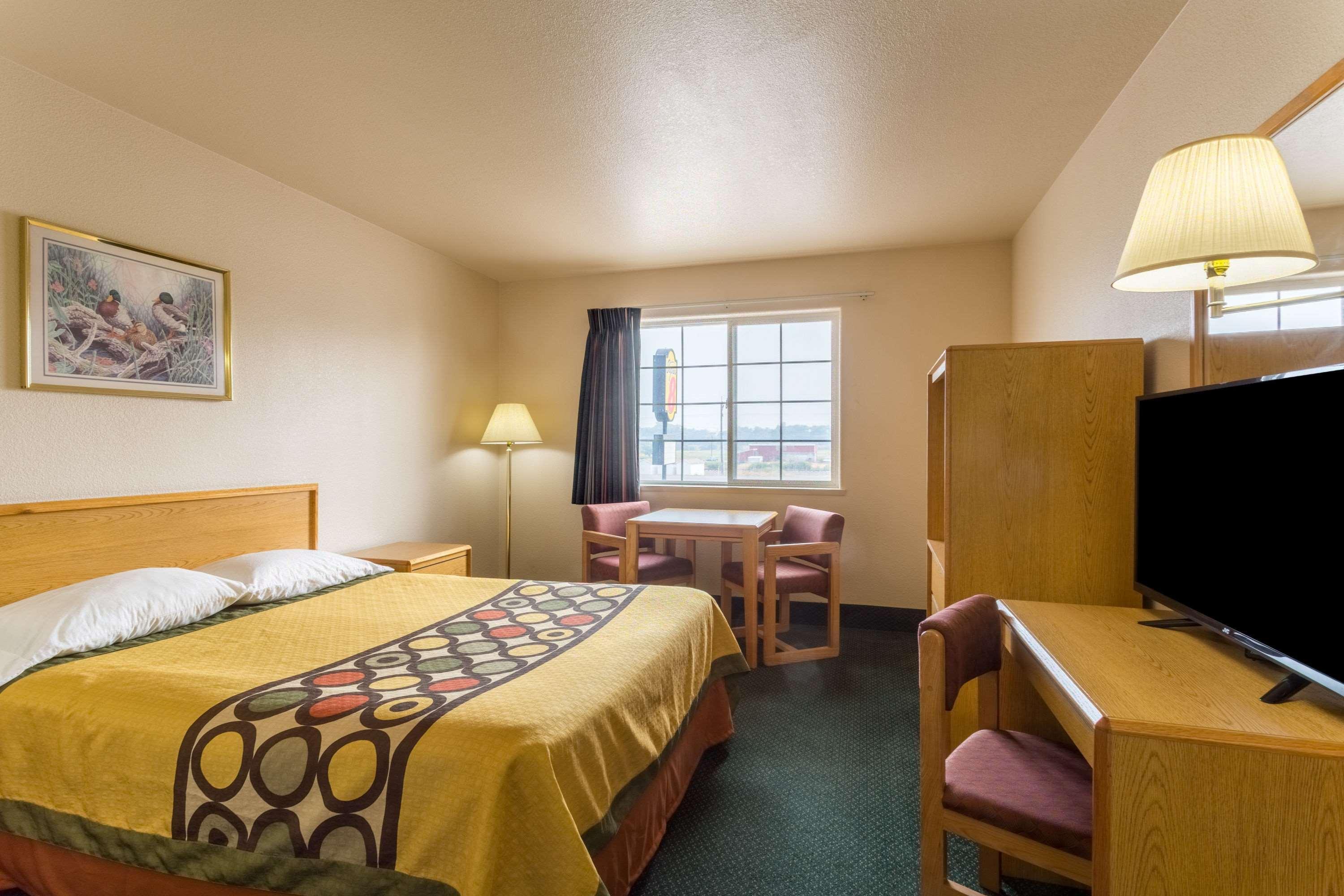 Super 8 By Wyndham Hamilton Hotel Luaran gambar