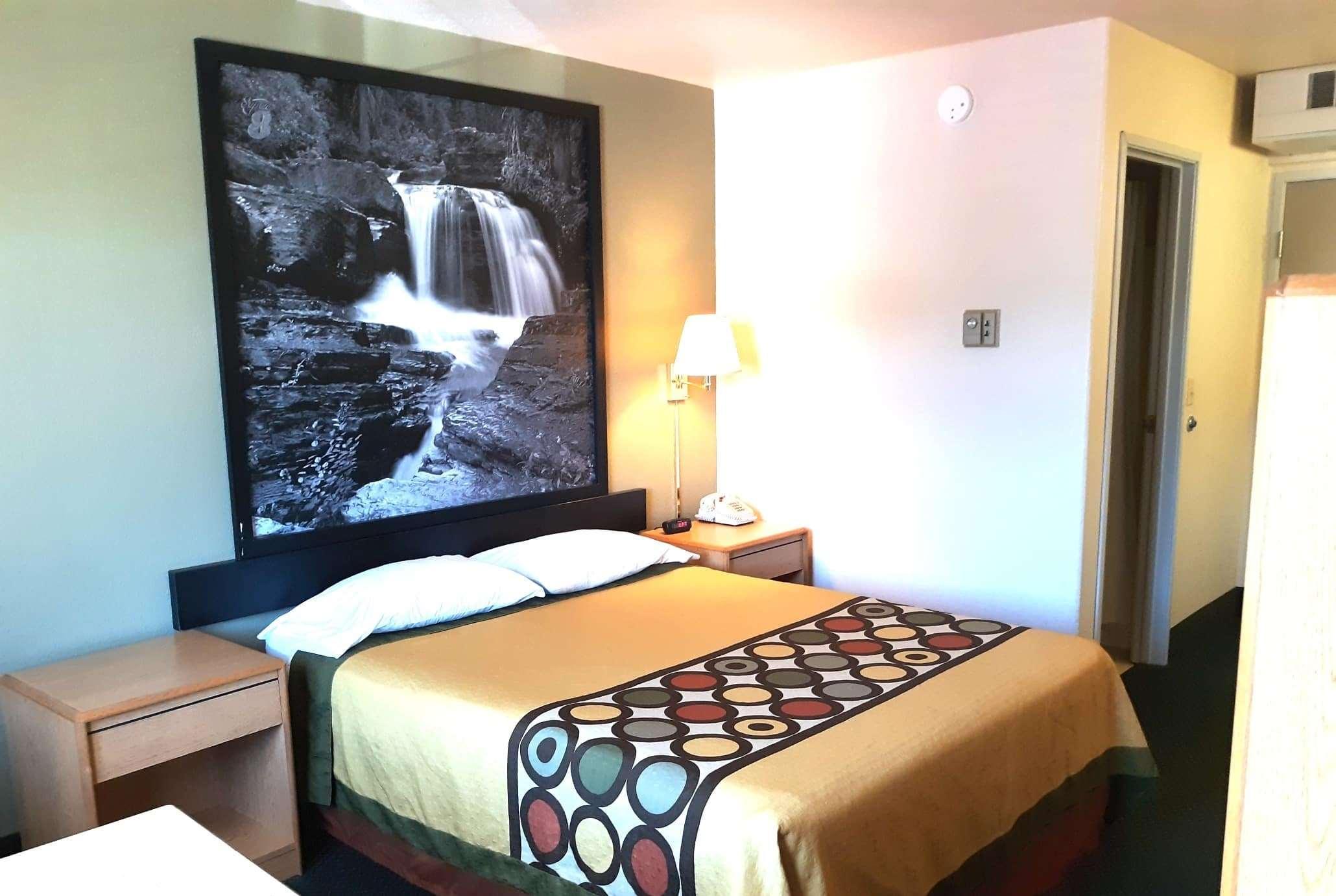 Super 8 By Wyndham Hamilton Hotel Luaran gambar
