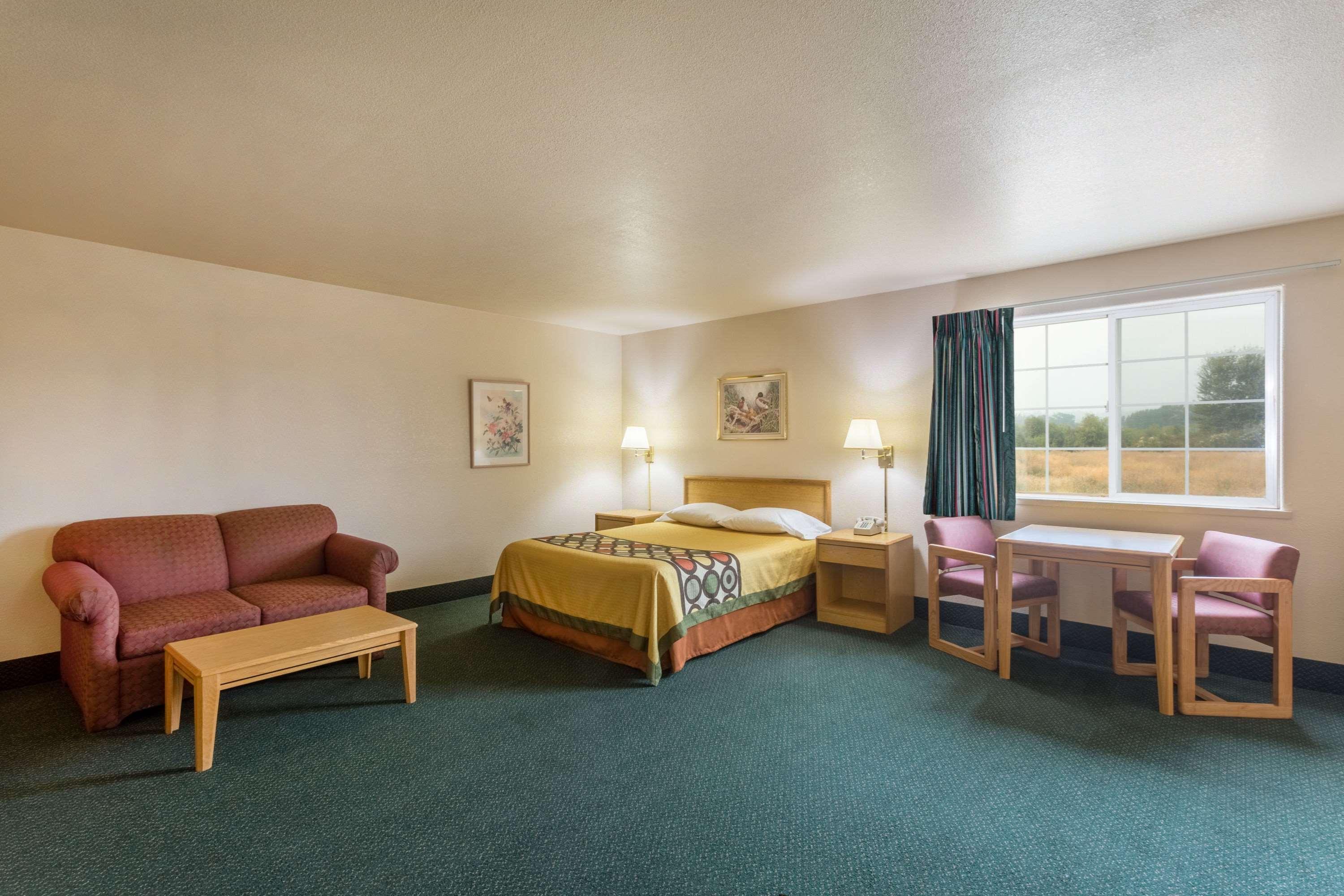 Super 8 By Wyndham Hamilton Hotel Luaran gambar