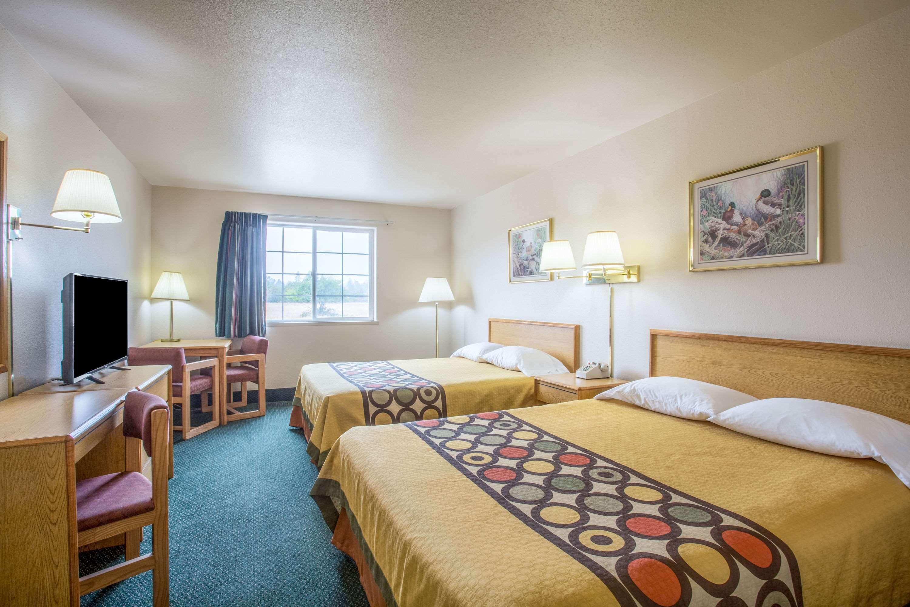 Super 8 By Wyndham Hamilton Hotel Luaran gambar