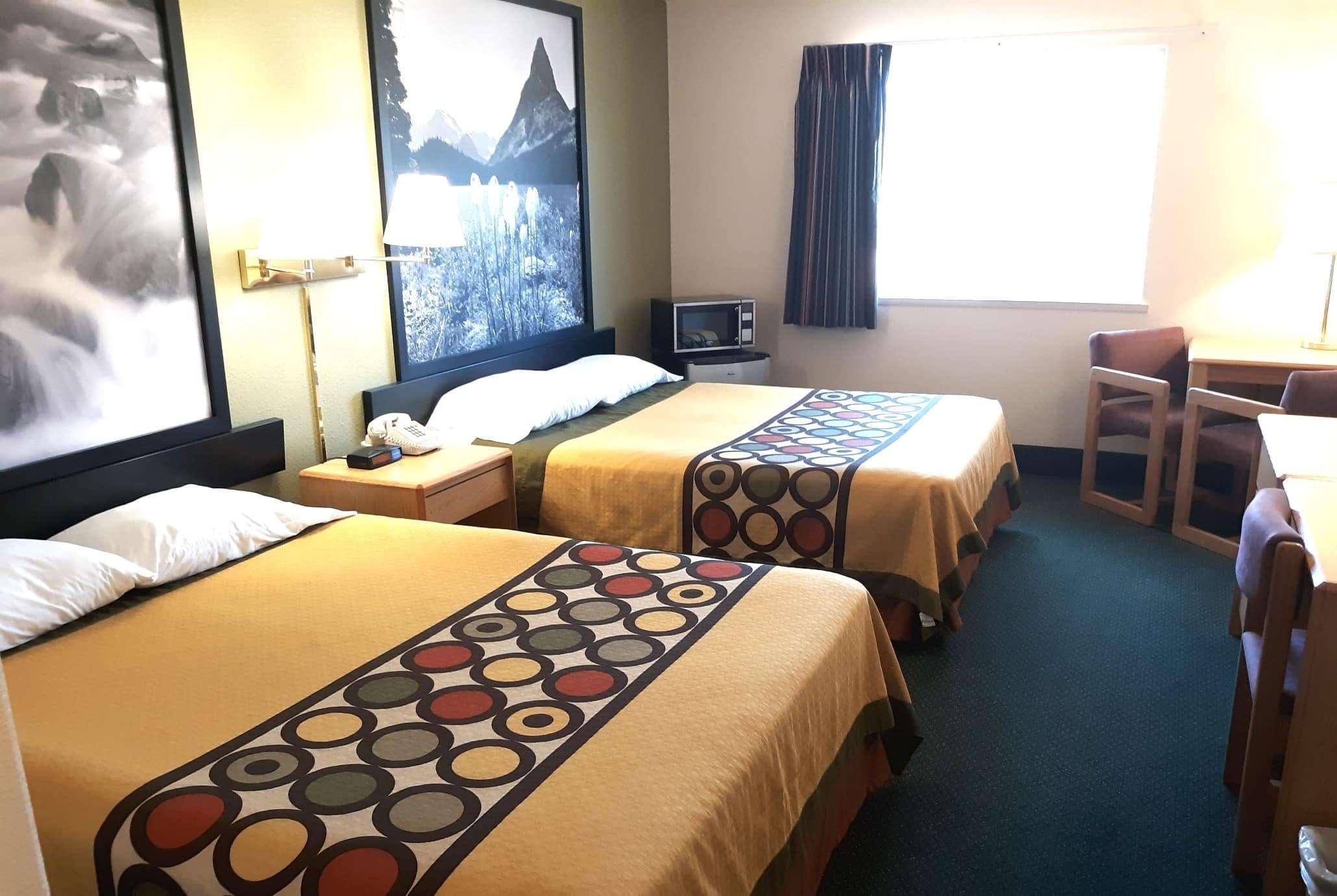 Super 8 By Wyndham Hamilton Hotel Luaran gambar