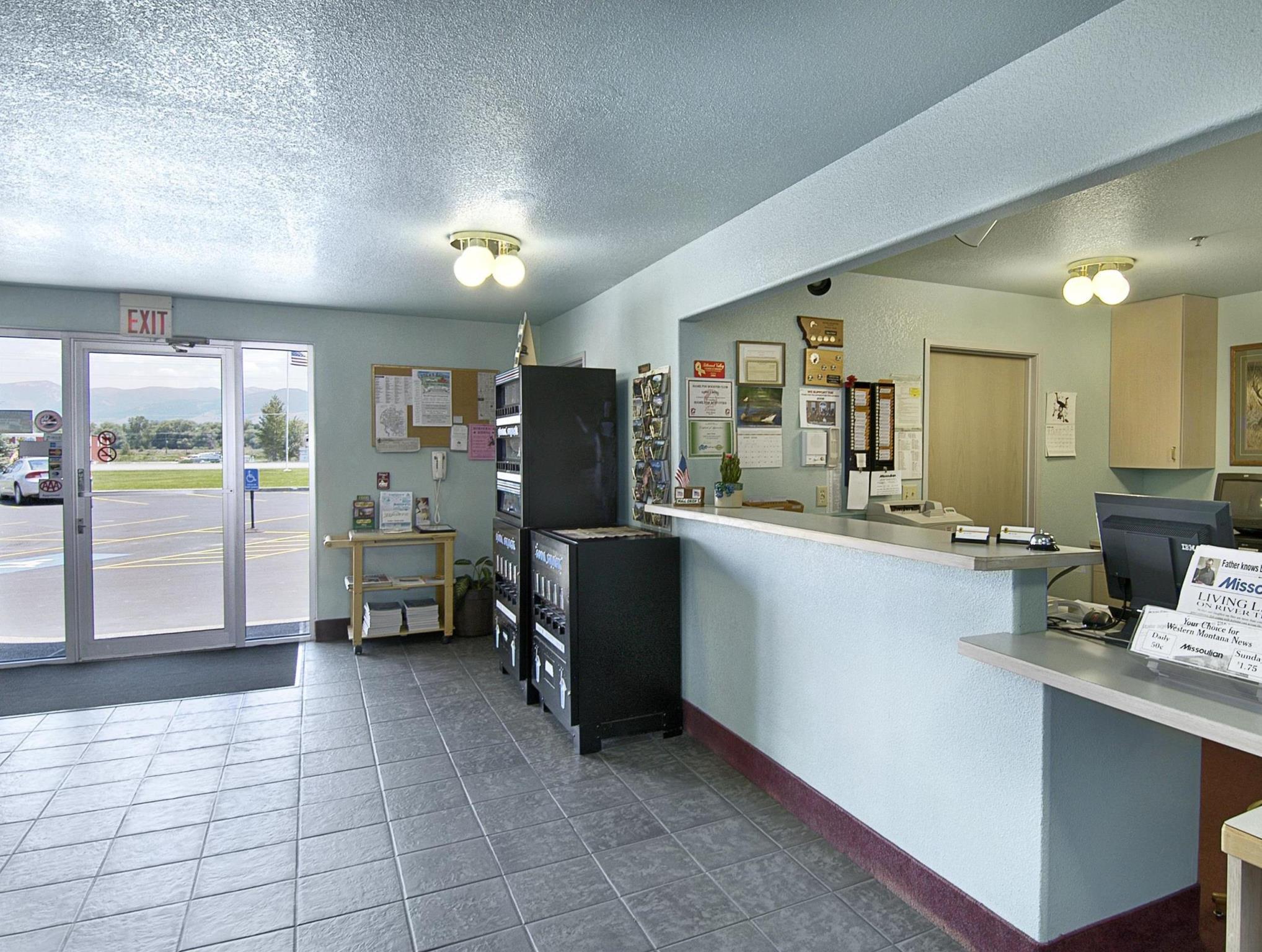 Super 8 By Wyndham Hamilton Hotel Luaran gambar